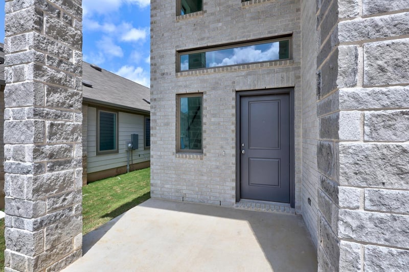 200 Hornet ST, Elgin, TX 78621