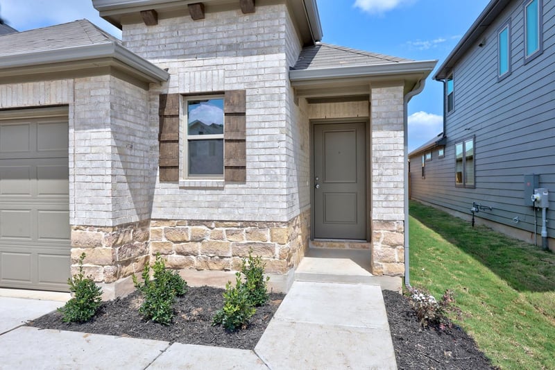 204 Hornet ST, Elgin, TX 78621