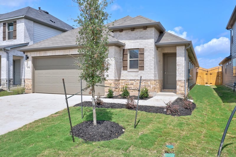 204 Hornet ST, Elgin, TX 78621