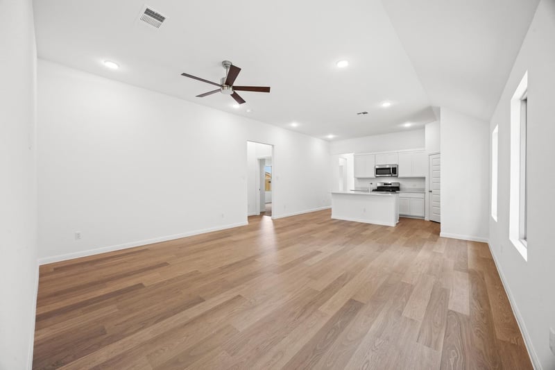 204 Hornet ST, Elgin, TX 78621