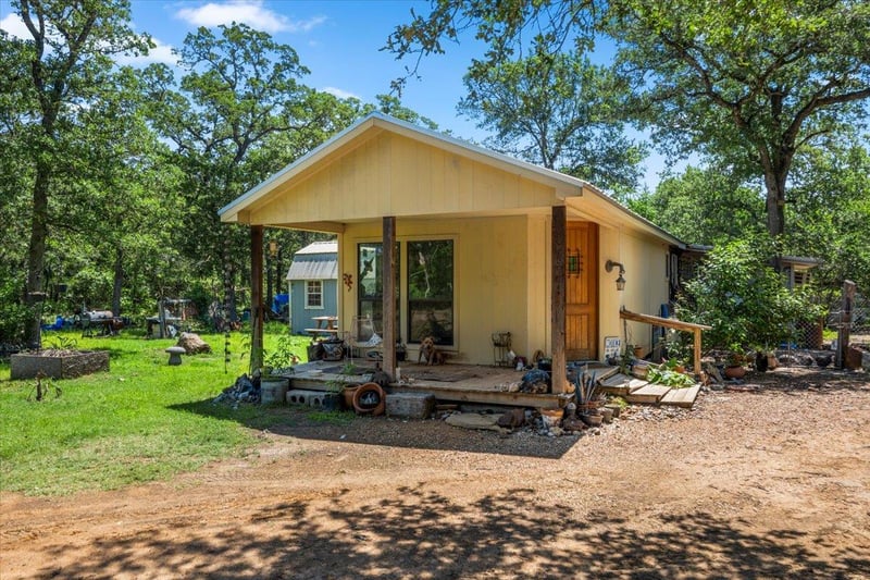 247 Pine Valley Loop, Smithville, TX 78957