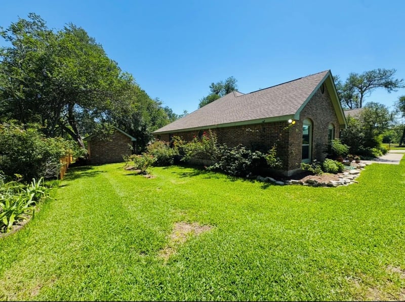 203 11th ST, Elgin, TX 78621