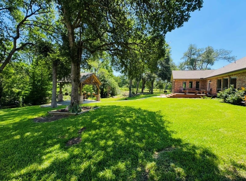 203 11th ST, Elgin, TX 78621