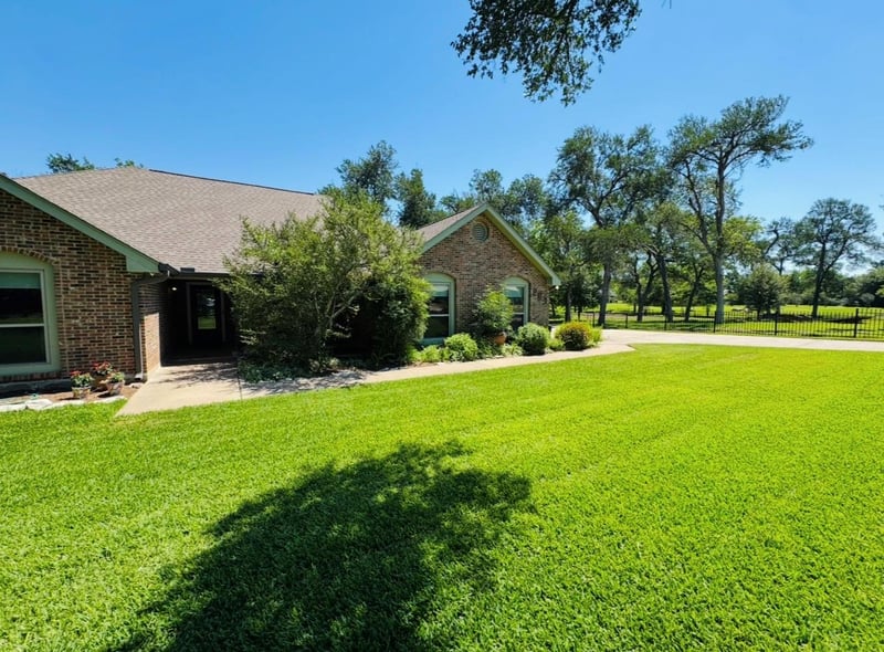 203 11th ST, Elgin, TX 78621