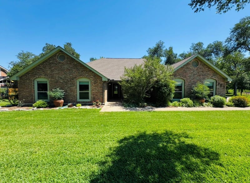 203 11th ST, Elgin, TX 78621