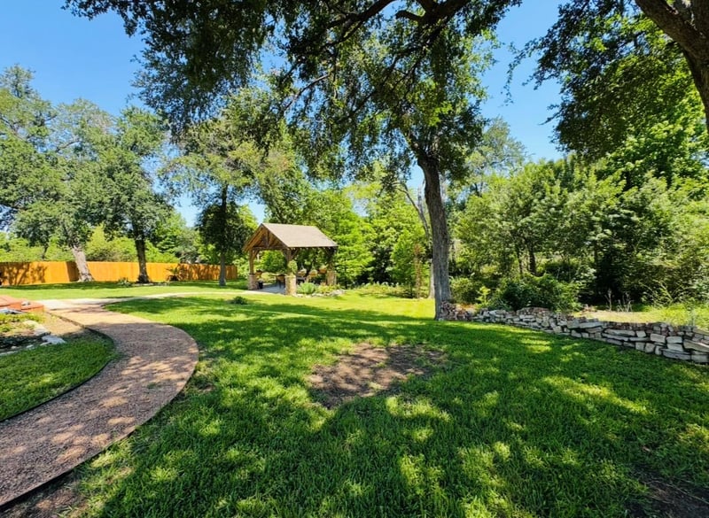 203 11th ST, Elgin, TX 78621