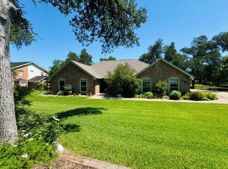 203 11th ST, Elgin, TX 78621