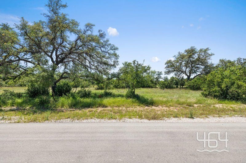 26 Coastal Loop DR, Johnson City, TX 78636