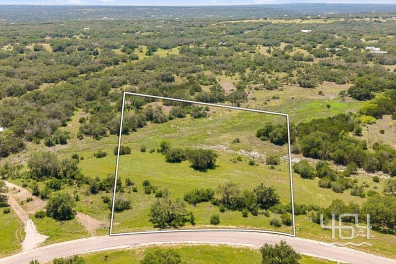 26 Coastal Loop DR, Johnson City, TX 78636