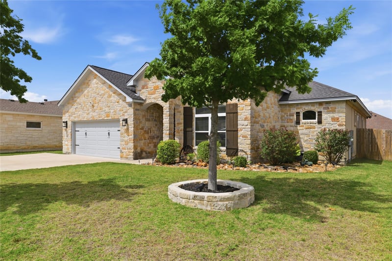 133 Greg LN, Jarrell, TX 76537