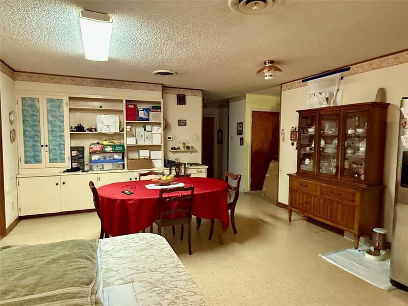 106 San Jacinto ST, Lockhart, TX 78644
