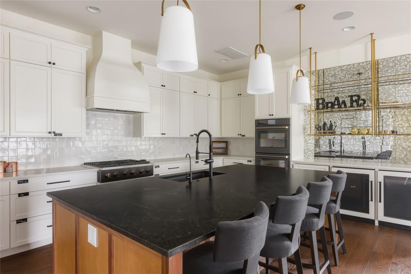 705 W 10th ST, Georgetown, TX 78626