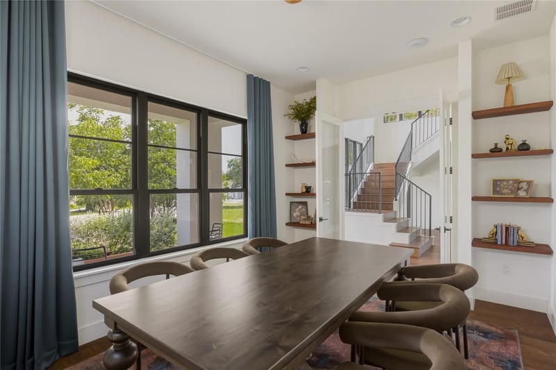 705 W 10th ST, Georgetown, TX 78626