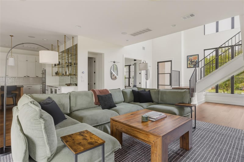 705 W 10th ST, Georgetown, TX 78626