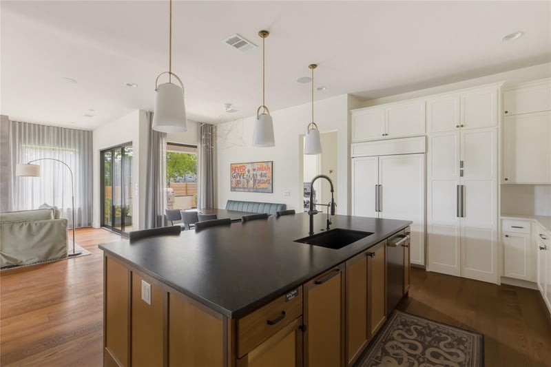 705 W 10th ST, Georgetown, TX 78626