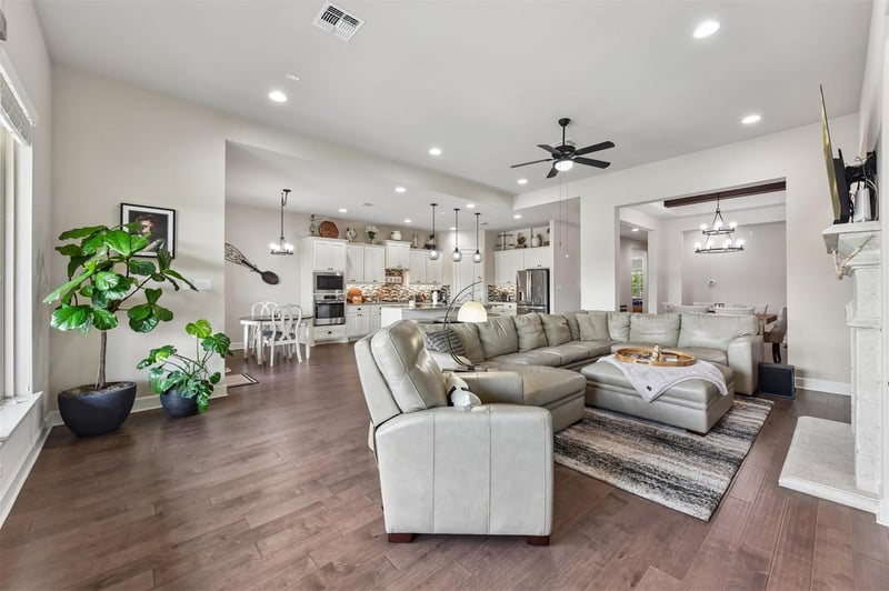 104 Skylark LN, Hutto, TX 78634