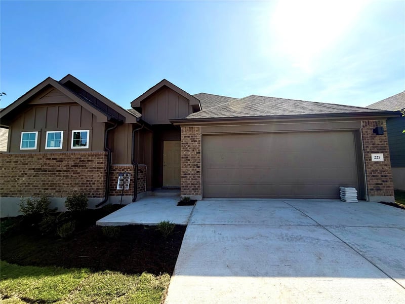 221 Seattle Slew DR, Jarrell, TX 76537
