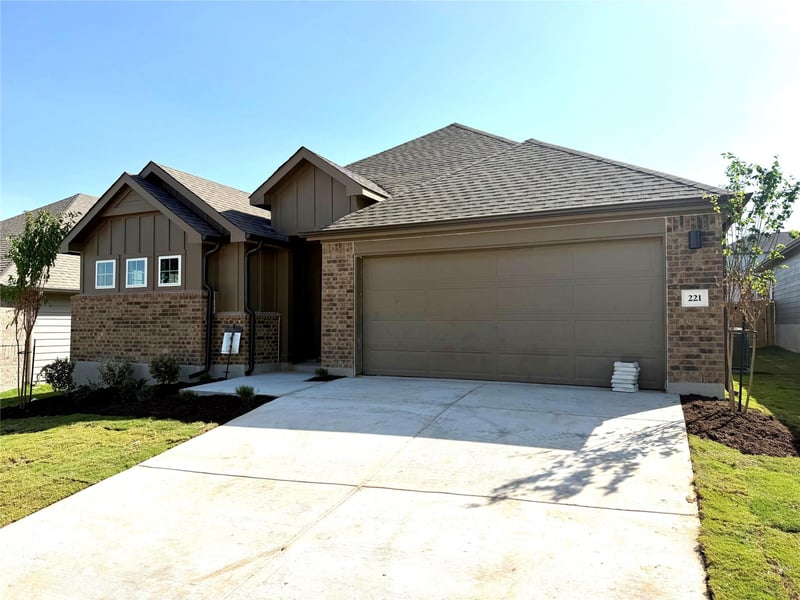 221 Seattle Slew DR, Jarrell, TX 76537