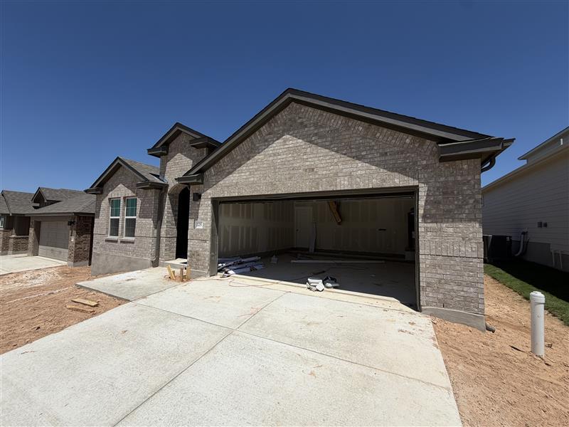 225 Seattle Slew DR, Jarrell, TX 76537
