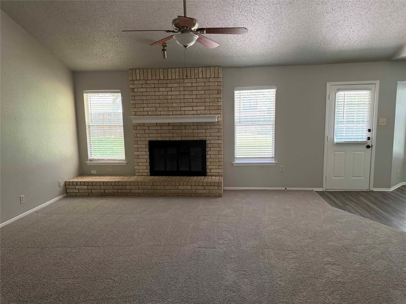 606 Brookhollow DR, Pflugerville, TX 78660