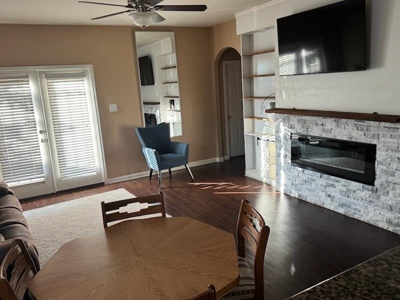 128 Robertson LN, Jarrell, TX 76537