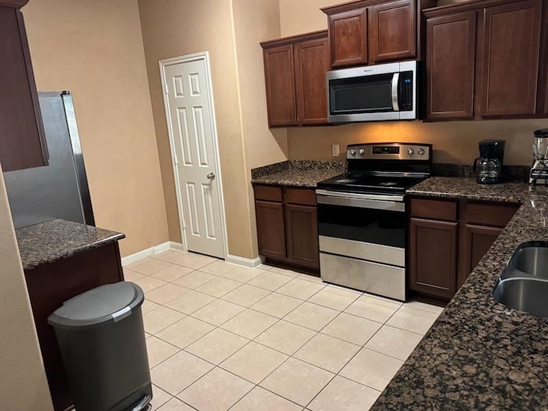 128 Robertson LN, Jarrell, TX 76537