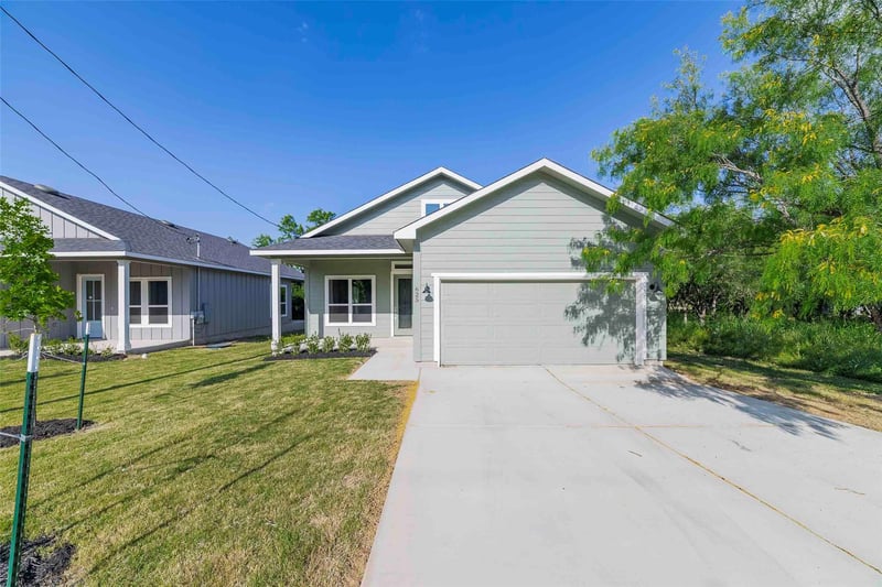 625 Birch LN, Cottonwood Shores, TX 78657