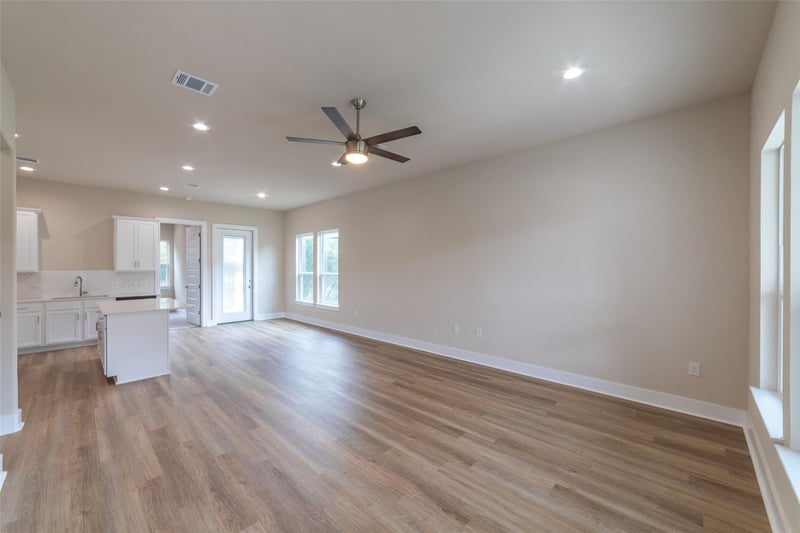 627 Birch LN, Cottonwood Shores, TX 78657