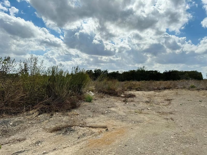6607 Fm 1327 RD, Austin, TX 78747