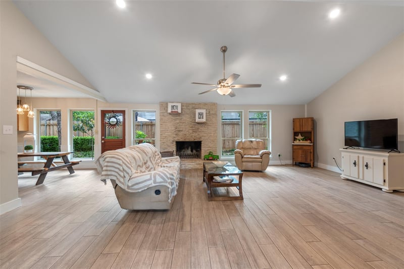 302 Lake Creek DR, Round Rock, TX 78681