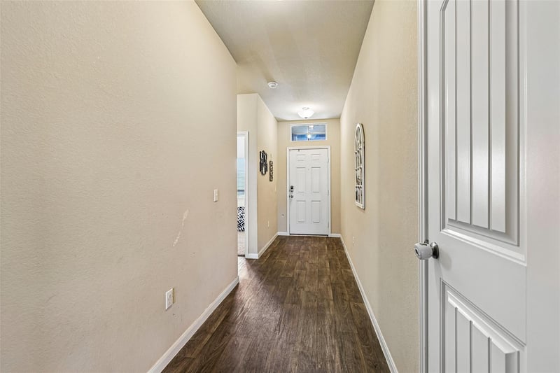 109 San Bernard TRL, Hutto, TX 78634
