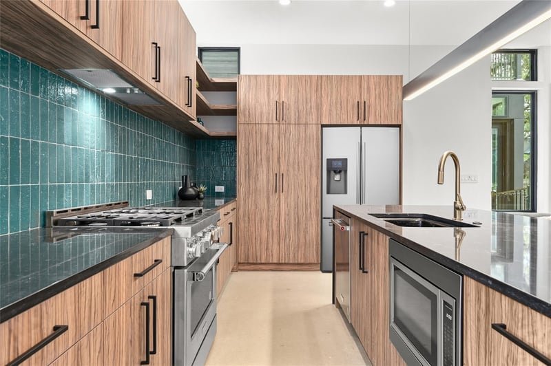 219 Lessin LN #6, Austin, TX 78704