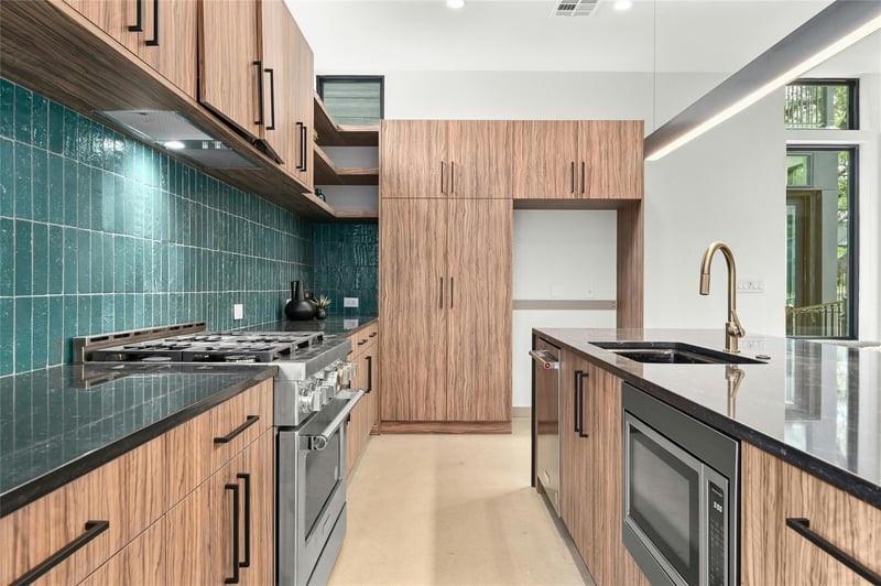 219 Lessin LN #6, Austin, TX 78704