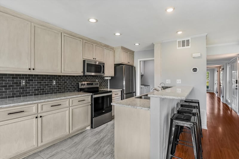 100 Lido CIR #G1, Lakeway, TX 78734