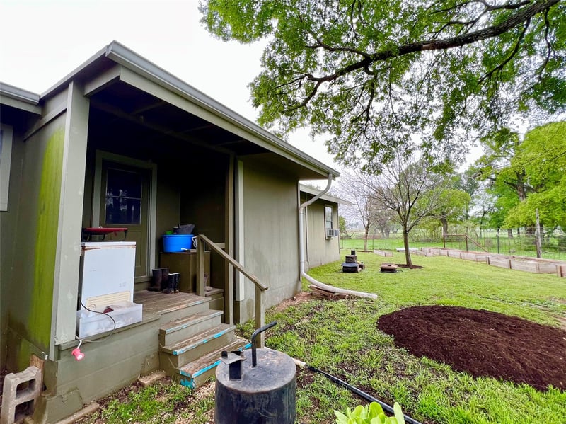 2700 County Road 305, Jarrell, TX 76537