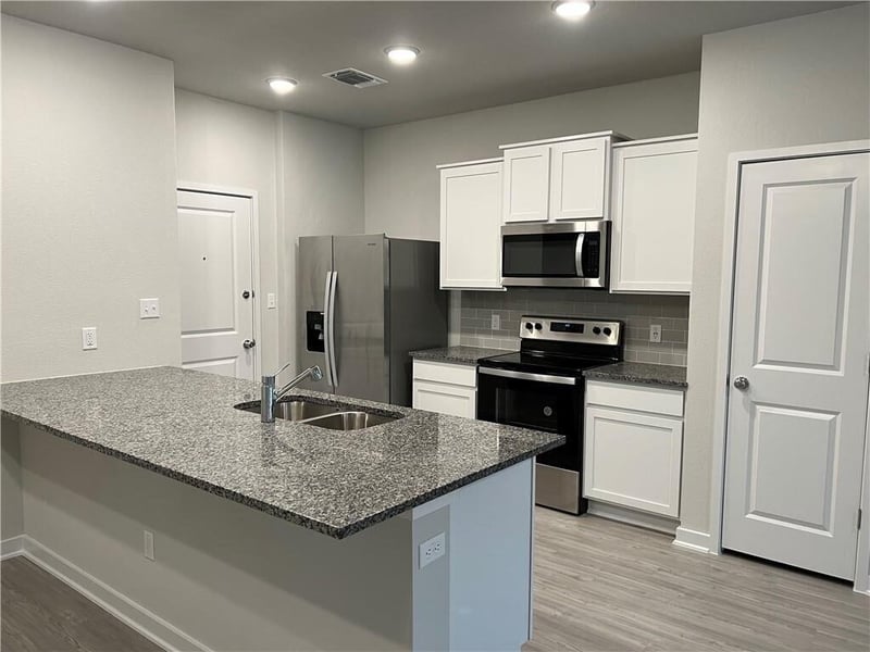 605 South ST #36, Leander, TX 78641