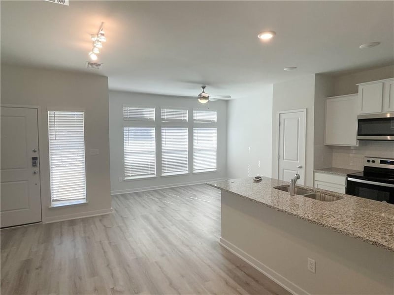 605 South ST #36, Leander, TX 78641