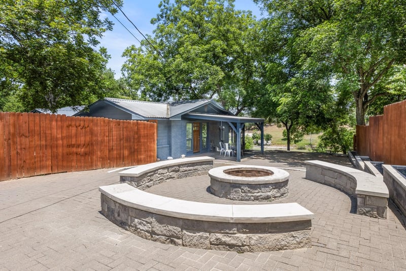 810 River RD, Wimberley, TX 78676