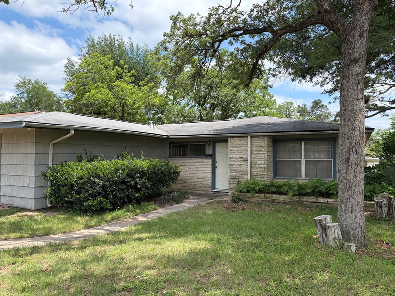 2109 Murray Ave, Rockdale, TX 76567