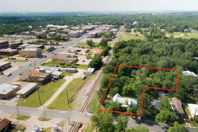 200 Brenham ST, Elgin, TX 78621