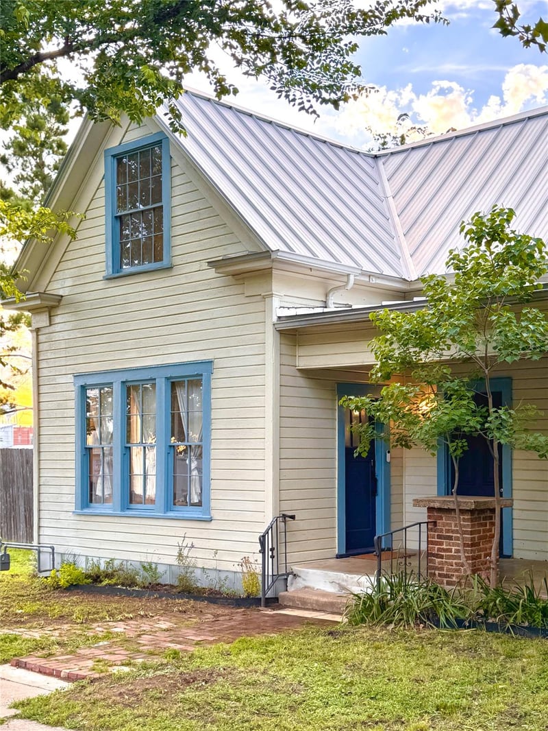 200 Brenham ST, Elgin, TX 78621