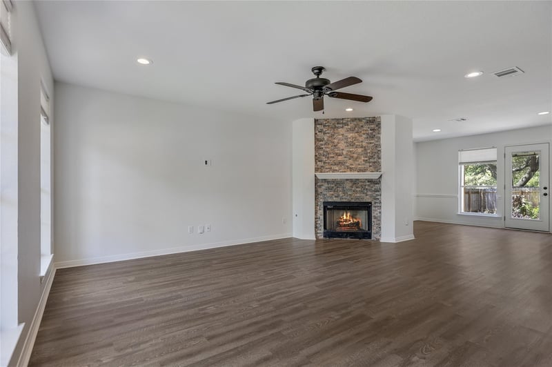 2424 Roundabout LN, Round Rock, TX 78664