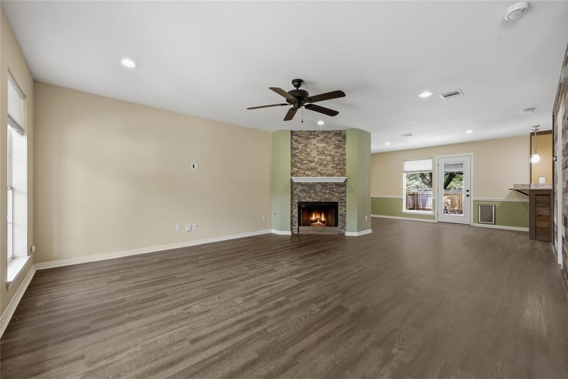2424 Roundabout LN, Round Rock, TX 78664