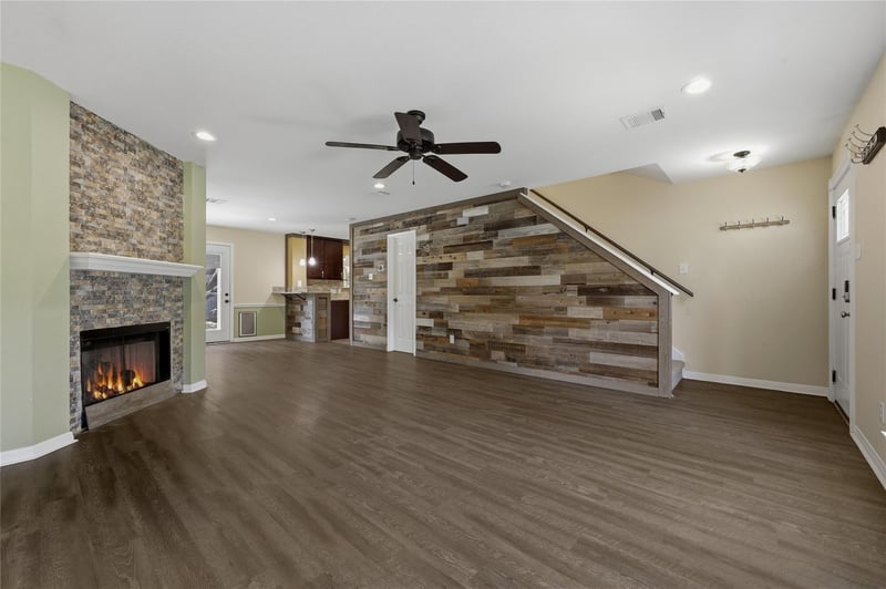 2424 Roundabout LN, Round Rock, TX 78664