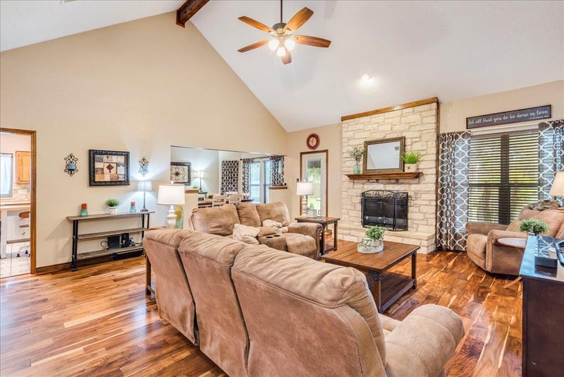 336 Primrose DR, Kyle, TX 78640