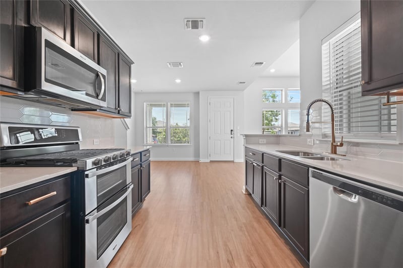 7910 Lennon DR, Austin, TX 78744