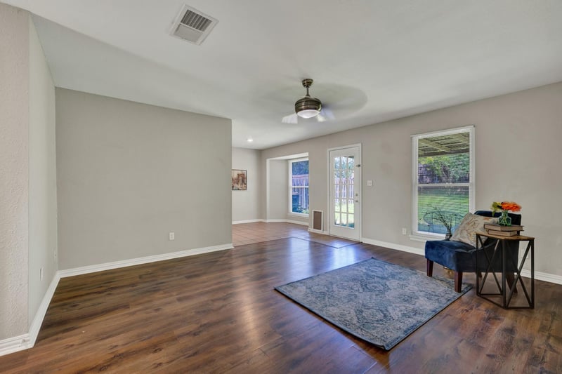 1917 Castle Gate CIR, San Marcos, TX 78666
