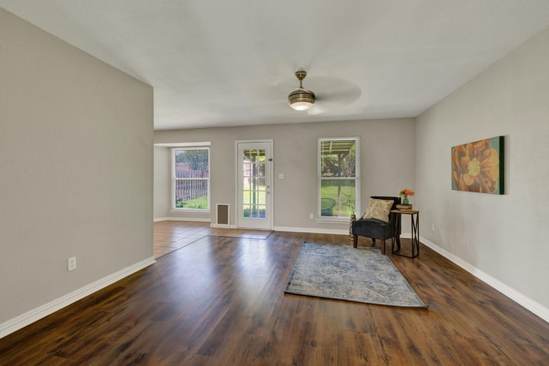 1917 Castle Gate CIR, San Marcos, TX 78666