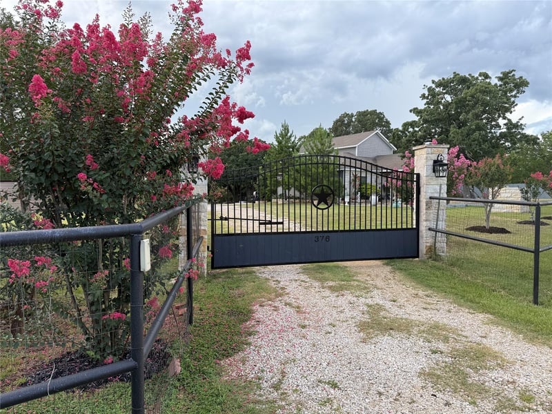 376 Alta Vista DR #B, Bastrop, TX 78602