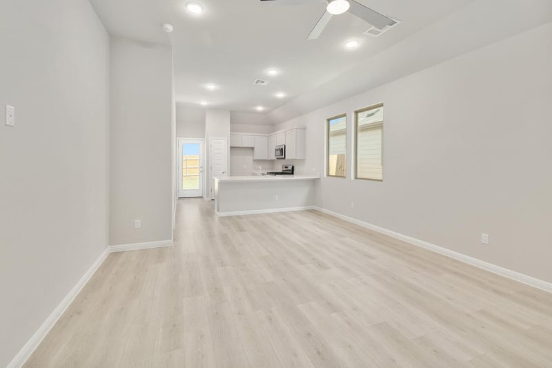 222 Hornet ST, Elgin, TX 78621